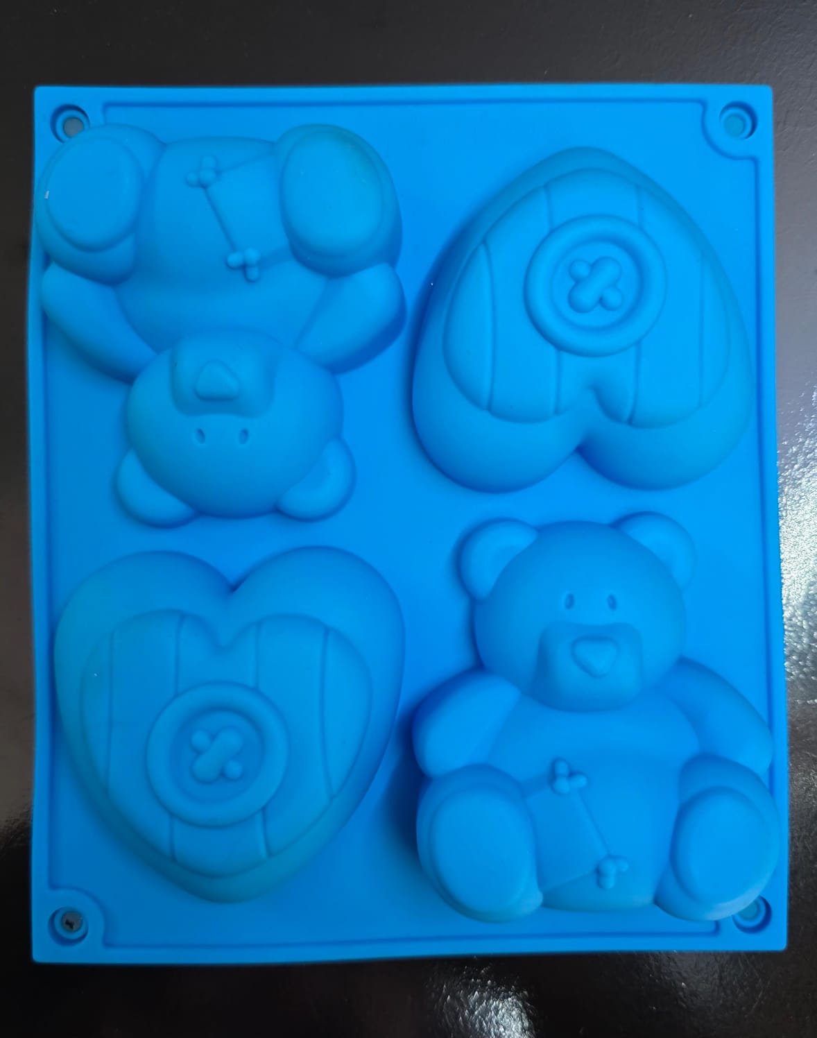 4 CAVITY TEDDY & HEART SILICONE MOULD